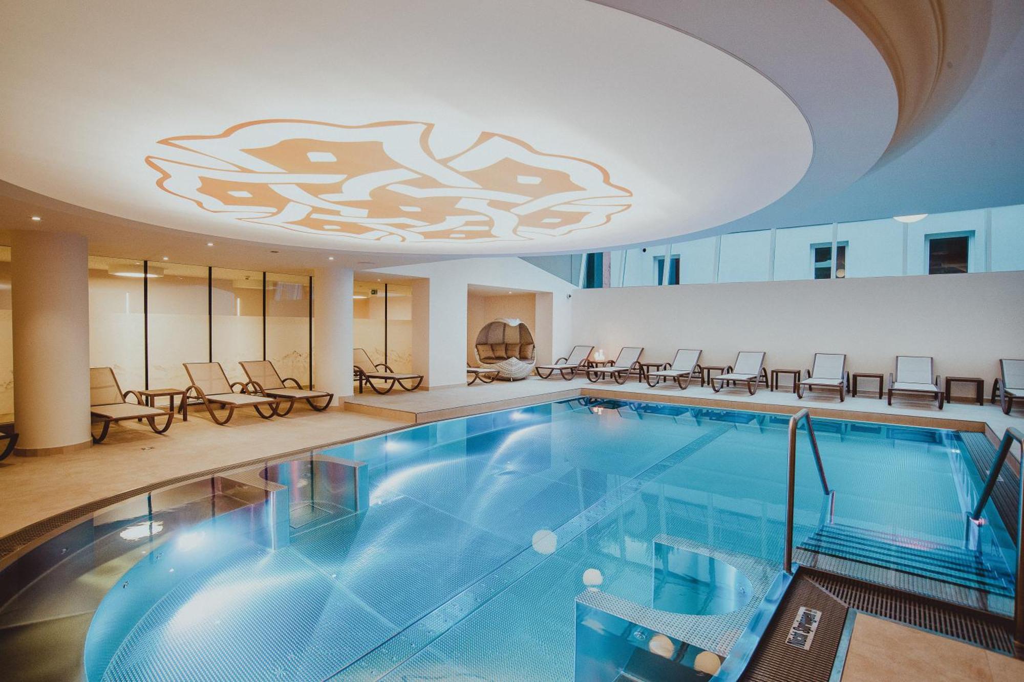 Panorama-im Bademantel Direkt In Alpentherme *